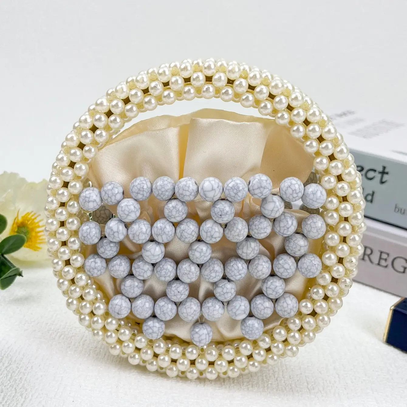 Round Acrylic Bead Purse Wholesale - Image 4