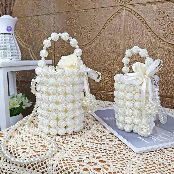 How to Choose the Suitable Pearl Bag for Wedding Party 1