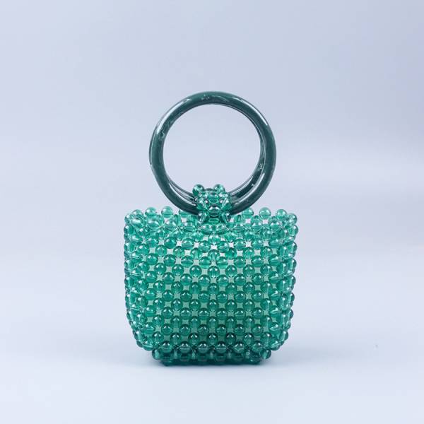 How to Choose the Suitable Pearl Bag for Wedding Party 2