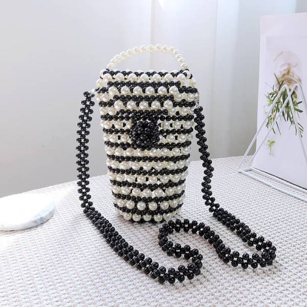 How to Choose the Suitable Pearl Bag for Wedding Party 3