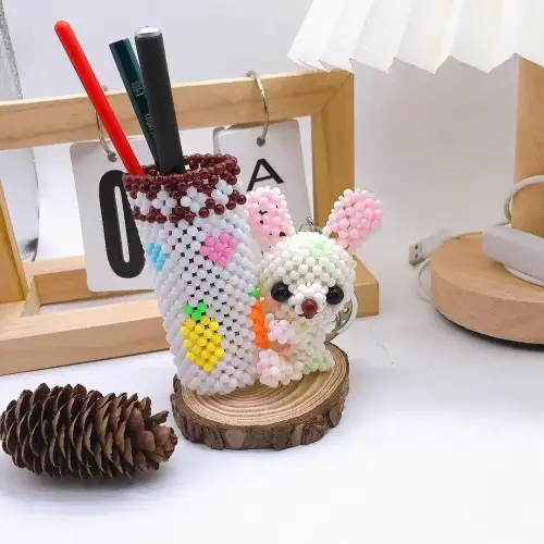 Rabbit Shape Pen Holder Beaded Home Décor 1