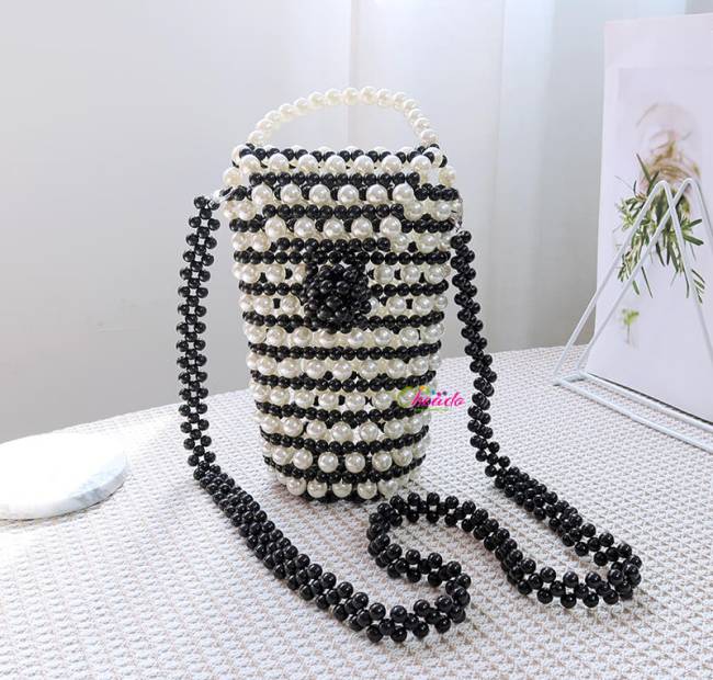 How to Choose the Right Bead Evening Bag for Your Next Party 2